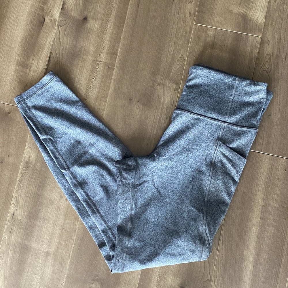 Athleta Salutation stash 7/8 tight